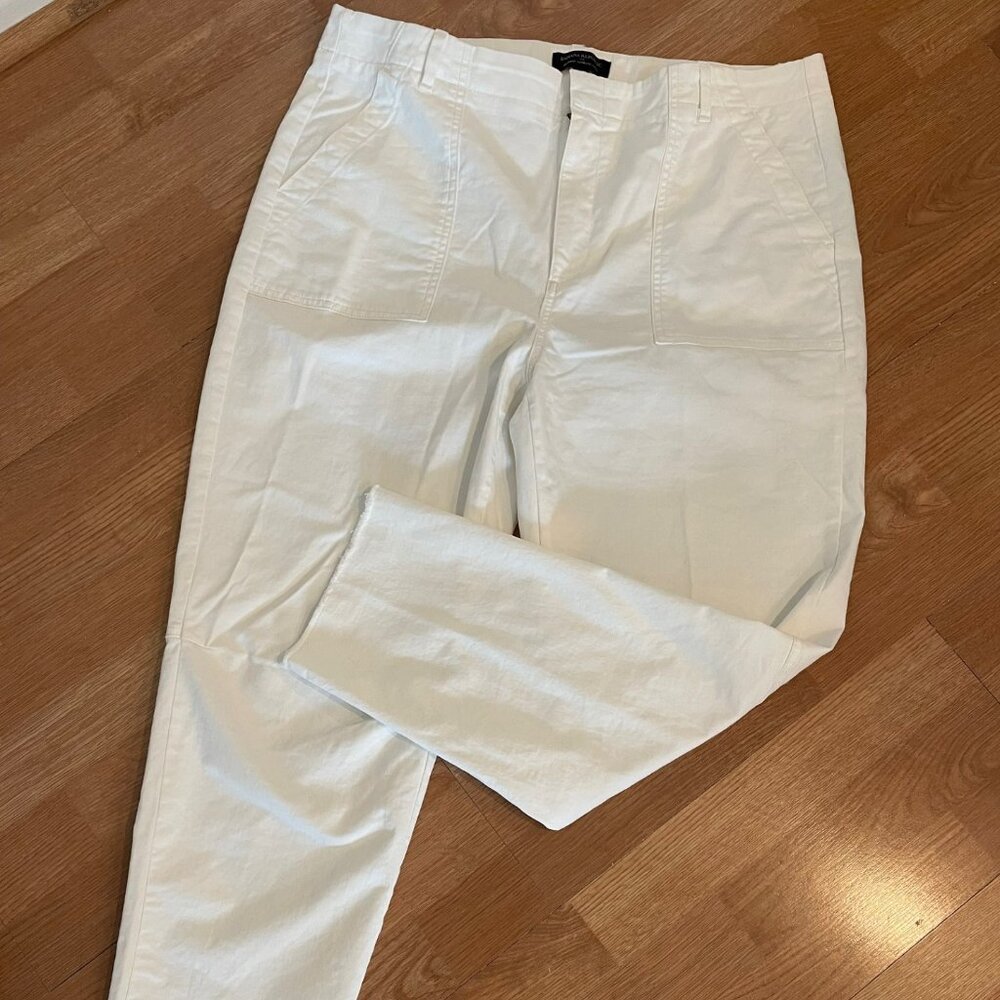 Banana Republic Woman's jean size 16 white barrel